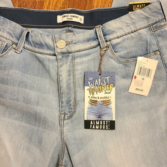 Almost Famous  Stretch leggings Jeans - Light Blue Wash,SZ 19 💥 - Picture 3 of 8